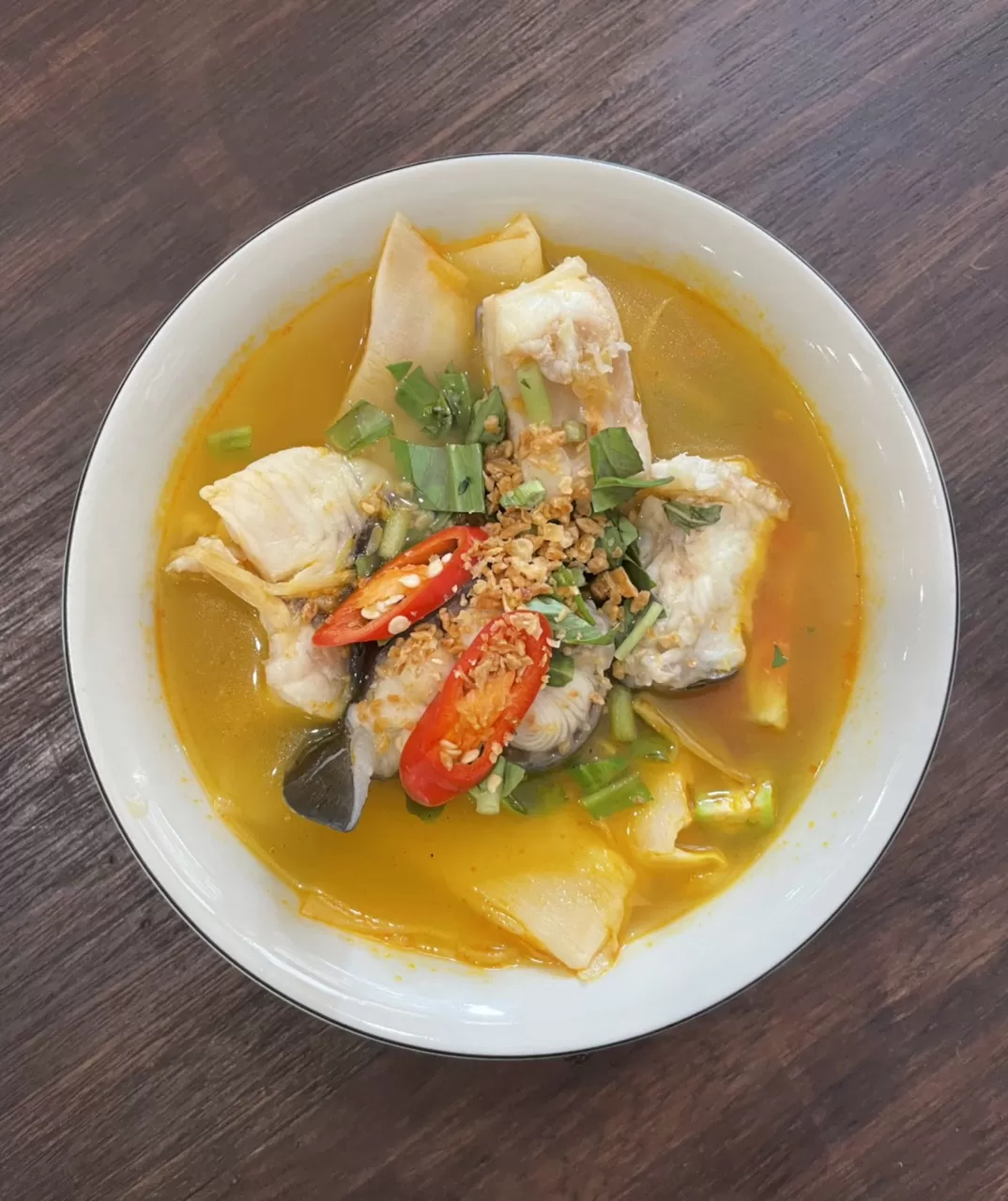 Canh cá lăng măng chua