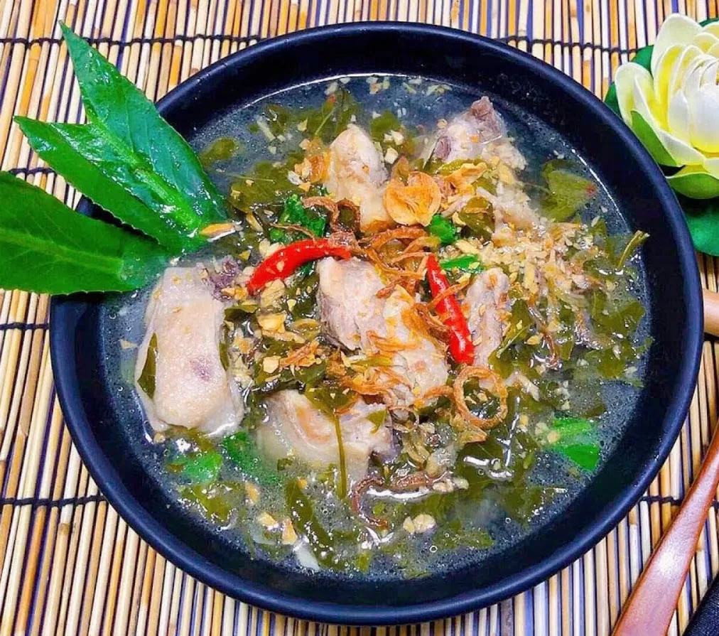 Canh gà ta lá giang