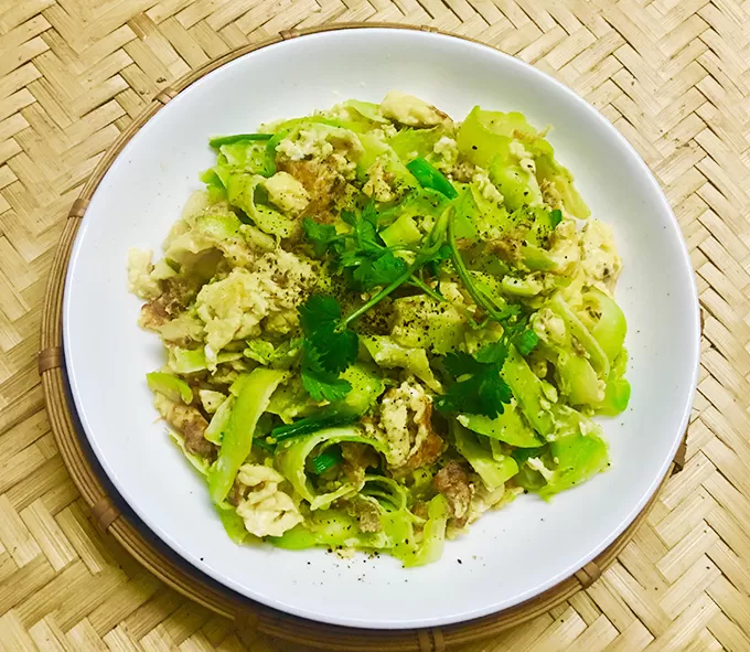 Khổ qua xào trứng