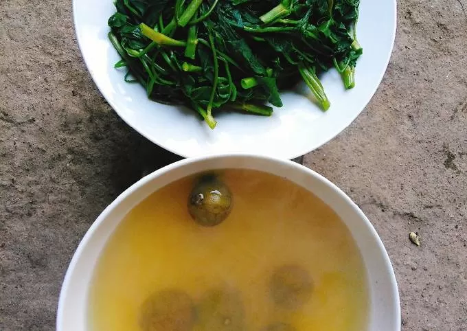 Rau muống luộc trái sấu